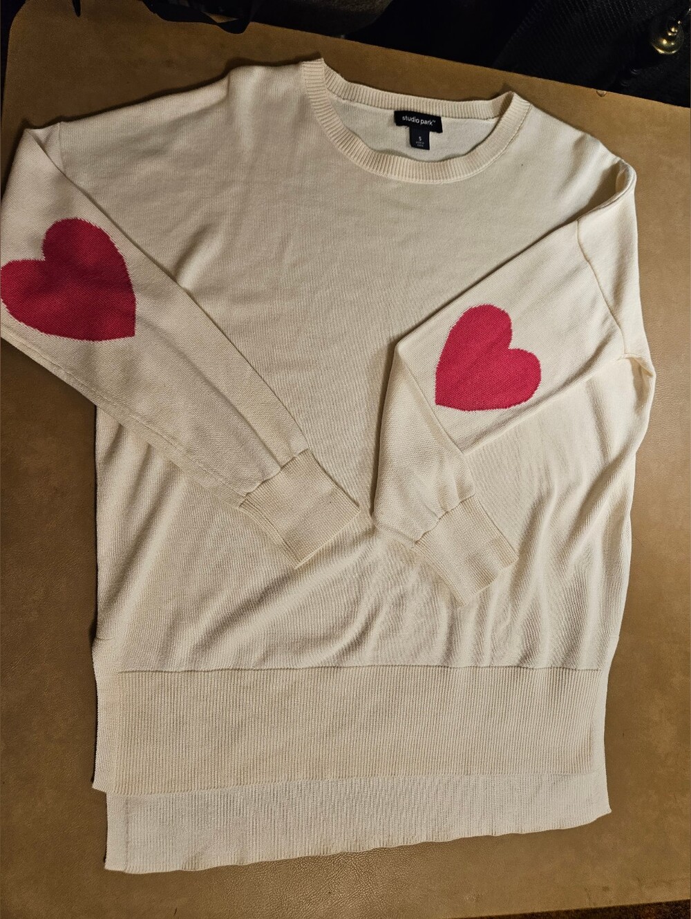 Studio Park×Amy Stran Cream High-low Sweater With Hearts
